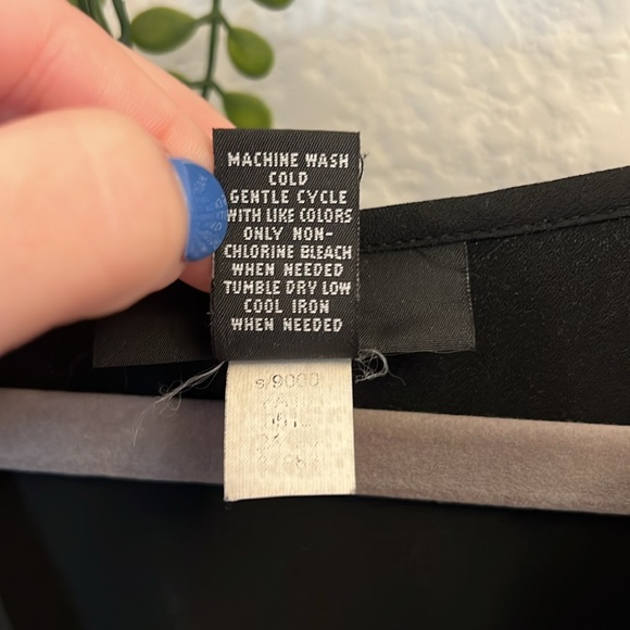 NEW ALFANI HIGH-LOW CROSSOVER TOP - Picture 4 of 7